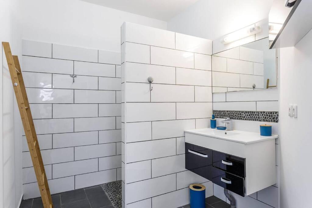 Corail - Maison 2 Chambres A 50 M De La Plage De L'Etang-Sale-Les-Bains Exteriör bild